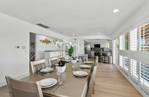 Lake Forest House | Charming 4BR Home｜ WiFi｜AC｜Washer&Dryer｜Garage Access #42087