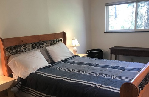Mi-Wuk Village Cabin | Charming cabin conveniently located