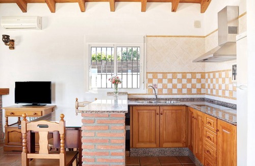 Los Canos de Meca House | Charming Casita Torre de Meca 1 with Terrace, Garden and Wi-Fi