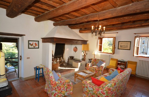 Scandicci House | Charming centuries old farmhouse with a pool ans large semi-covered terrace
