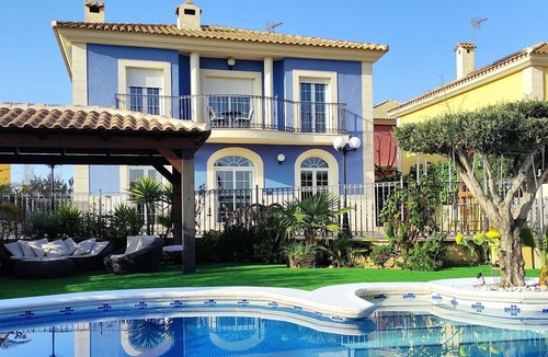 Aspe Villa | Charming Holiday Home with Private Pool and Bar