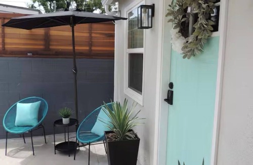 Magnolia Park House | Charming house in Burbank