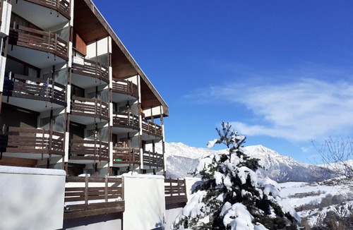 Le Sauze Apartment | Charming studio for 4 in Sauze with balcony and parking