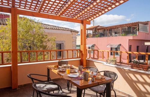 Archanes Apartment | Charming Studio with City View - AVRA