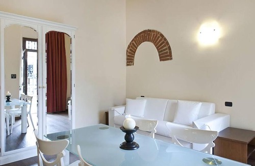 Isolotto Apartment | Charming Suite By Villa Il Mosaico