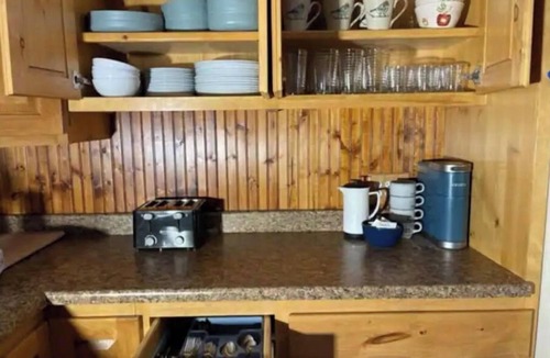 Pauma Valley Cabin | Cheerful Bluebird Crest Cabin with indoor fireplace