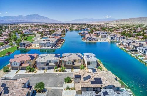 Terra Lago House | Coachella Valley Lakeside Villa with Unbeatable Views