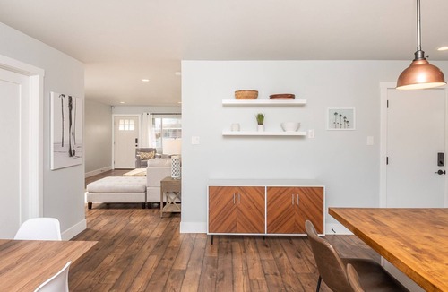 Loma Alta House | Coastal modern home 10 min from the beach with a stunning pool and spa!