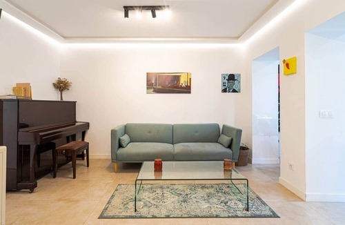 San Blas-Canillejas House | Comfortable, quiet, newly renovated