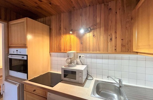 Meribel Centre Apartment | Comfortable studio for 4 in central Méribel, near slope