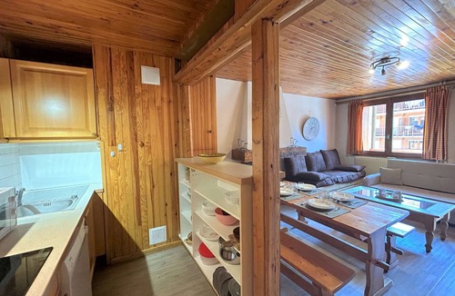 Meribel Centre Apartment | Comfortable studio for 4 in central Méribel, near slope