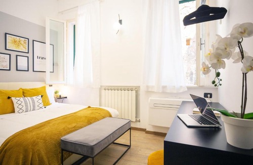 Old Town Apartment | Corso Vannucci Central Apartment