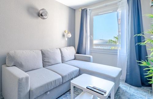 Vernier Apartment | Cosy 2-Room Flat - Nice Train Station - City Center