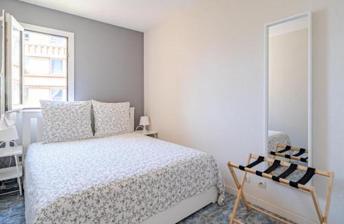 Vernier Apartment | Cosy 2-Room Flat - Nice Train Station - City Center