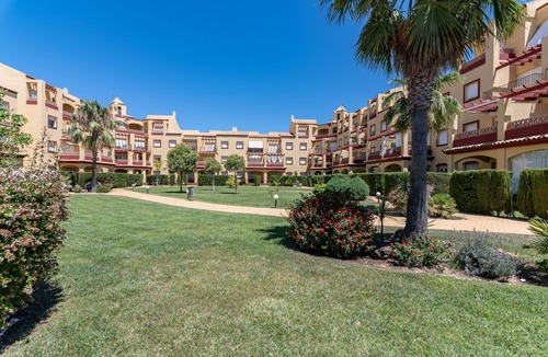 Costa Esuri Apartment | Cosy Apartment With Shared Pool