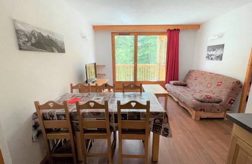 Les Claux Apartment | CosyRefuges - Le Refuge des Marmottes *: 2-bedrooms apartment, 40m², top-level