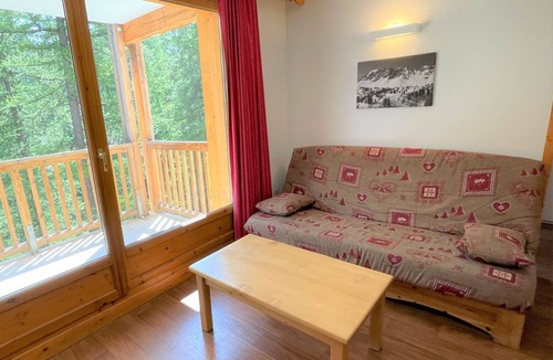 Les Claux Apartment | CosyRefuges - Le Refuge des Marmottes *: 2-bedrooms apartment, 40m², top-level
