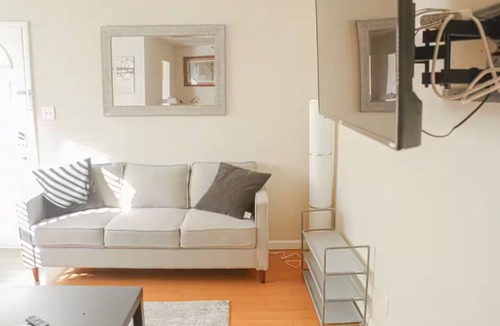 Southwest Berkeley Condo | Cozy Condo In Prime Location next to the marinann