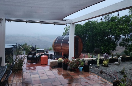 Fallbrook Villa | Cozy villa with bedroom and King Size Bed and WiFi, AC in superb Fallbrook.