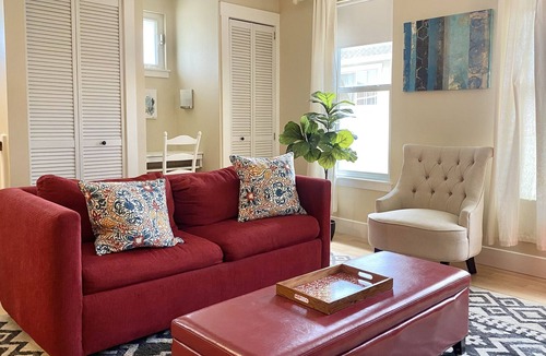 Chico House | Craftsman style back cottage (England St.)