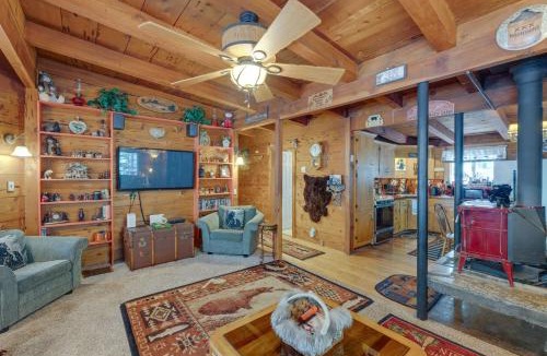 Camp Connell House | Creekside Cabin By Calaveras Big Trees State Park