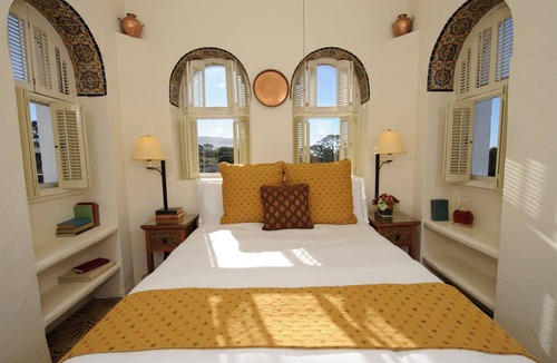 Golden Rectangle Hotel | Cypress Inn