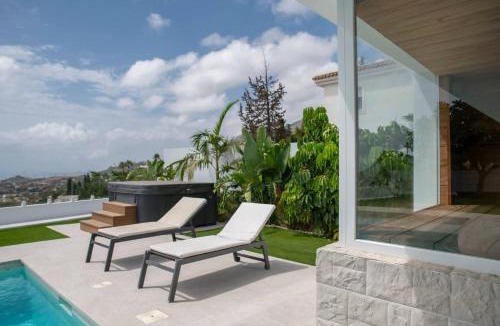 Benalmadena Villa | CYV -Villa Feliz -Panoramic views and private pool