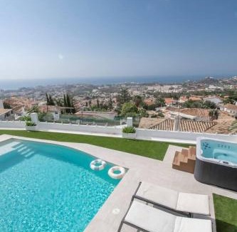 Benalmadena Villa | CYV -Villa Feliz -Panoramic views and private pool