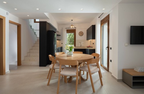 Atsipopoulo Villa | De.Light Boutique Villa III, Featuring Heated Pool