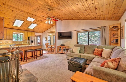 Twain Harte Cabin | Deck w/Forest Views: Quiet Twain Harte Cabin!