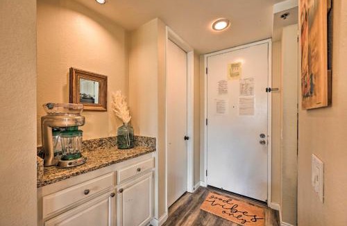 Townsite House | 'Deja Blue' Oceanside Condo on Beach w/Pools!