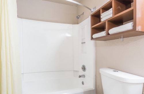 Willows Hotel | Deluxe Inn Willows