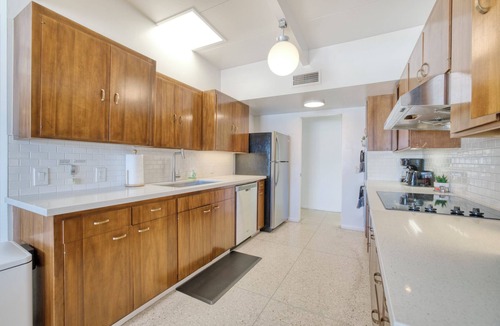 Indio House | Desert Escape: 5BR Mid-Century Home w/Pool, Spa, Firepit & Pickleball Court!