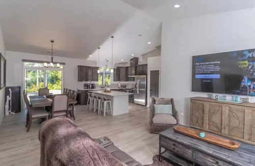 Reedsport House | DIRECT DUNE ACCESS, Brand new spacious 4-bedroom house on 5 acres.