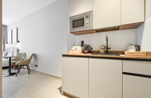 Cuatro Caminos Apartment | Dobo Madrid Murillo