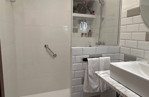 Alarcon Hostel | DOLLY BABY