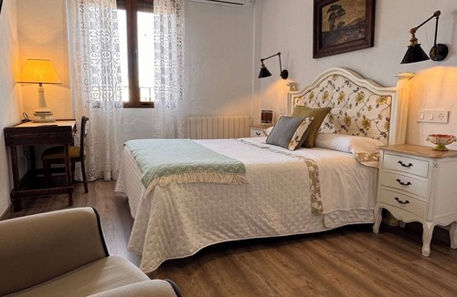 Alarcon Hostel | DOLLY BABY