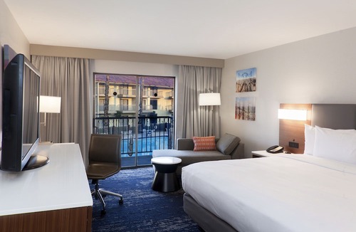 Bakersfield Hotel | DoubleTree by Hilton Bakersfield