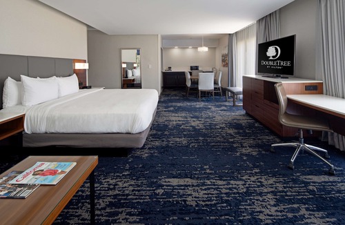 Bakersfield Hotel | DoubleTree by Hilton Bakersfield