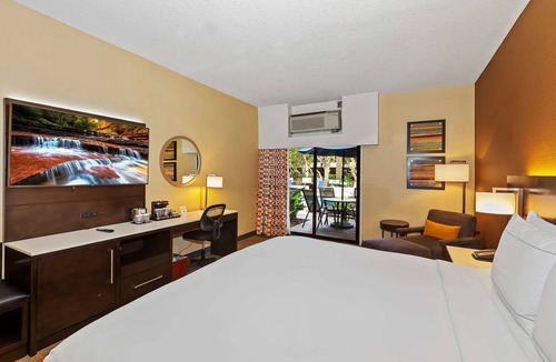 Whittier Hotel | Doubletree by Hilton Whittier Los Angeles