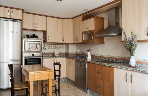 Montesol House | Duration Nights. 10% Discount Tourist Apartment Montesol