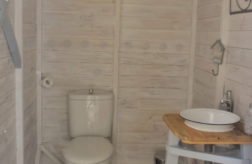 Yatova House | Ecological Getaway with Private Jacuzzi, Totally Private Vintage Caravan