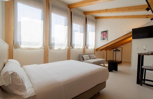 Valladolid City Centre Apartment | Edificio Ferrari 4, by Plaza Mayor Apartamentos