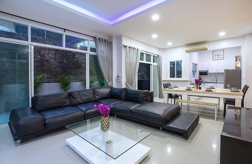 Ban Saiyuan Villa | Elegant 3BR Pool Villa Sara near NaiHarn