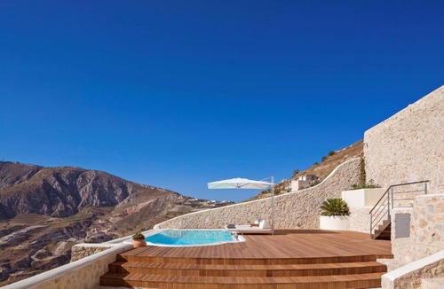 Santorini Villa | Elite Santorini Villa 5 Bedroom Villa Private Pool & Beautiful Sea Views