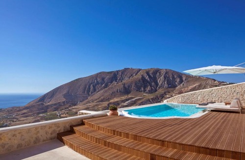Santorini Villa | Elite Santorini Villa 5 Bedroom Villa Private Pool & Beautiful Sea Views