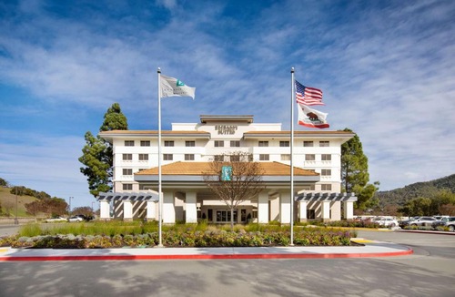 San Rafael Hotel | Embassy Suites by Hilton San Rafael at Marin Center