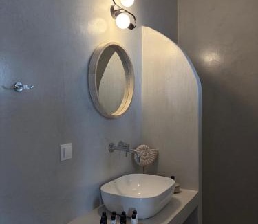 Ydrousa Villa | Eolia luxury suites Andros