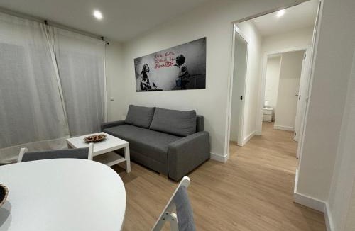 Aranjuez Apartment | Espacioso Apartamento Familiar con terraza en Aranjuez - Confort, Tranquilidad, cerca de Parque Warner y Parque Temático Puy du Fou