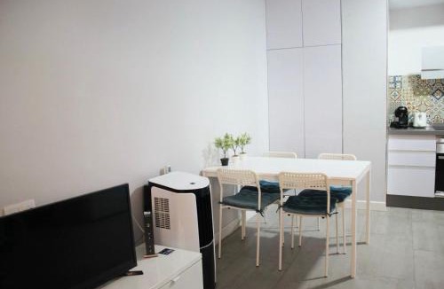 Ciudad Jardin Apartment | Espectacular loft reformado en Córdoba by beBalmy